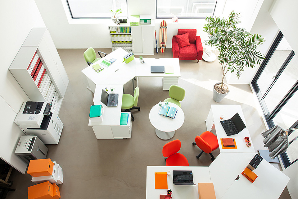 ブランディングデザイン｜イメージキービジュアル・カタログパンフレットデザイン4