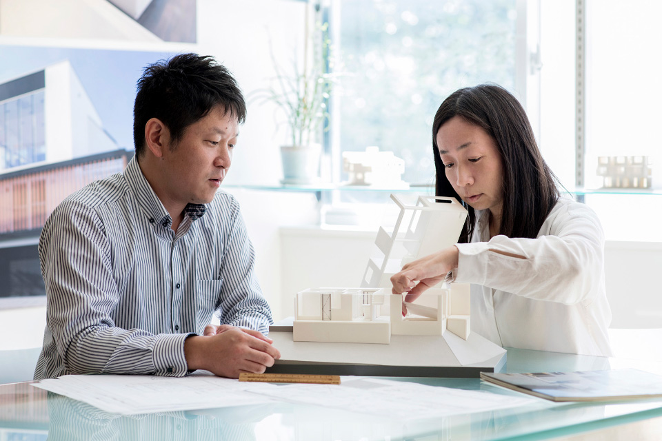 ブランディングデザイン｜人物撮影3